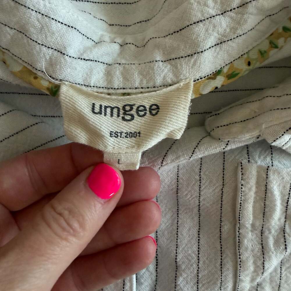 Umgee Stitch Stripe Linen Blend Raw Hem Button Down Top - Picture 3 of 4